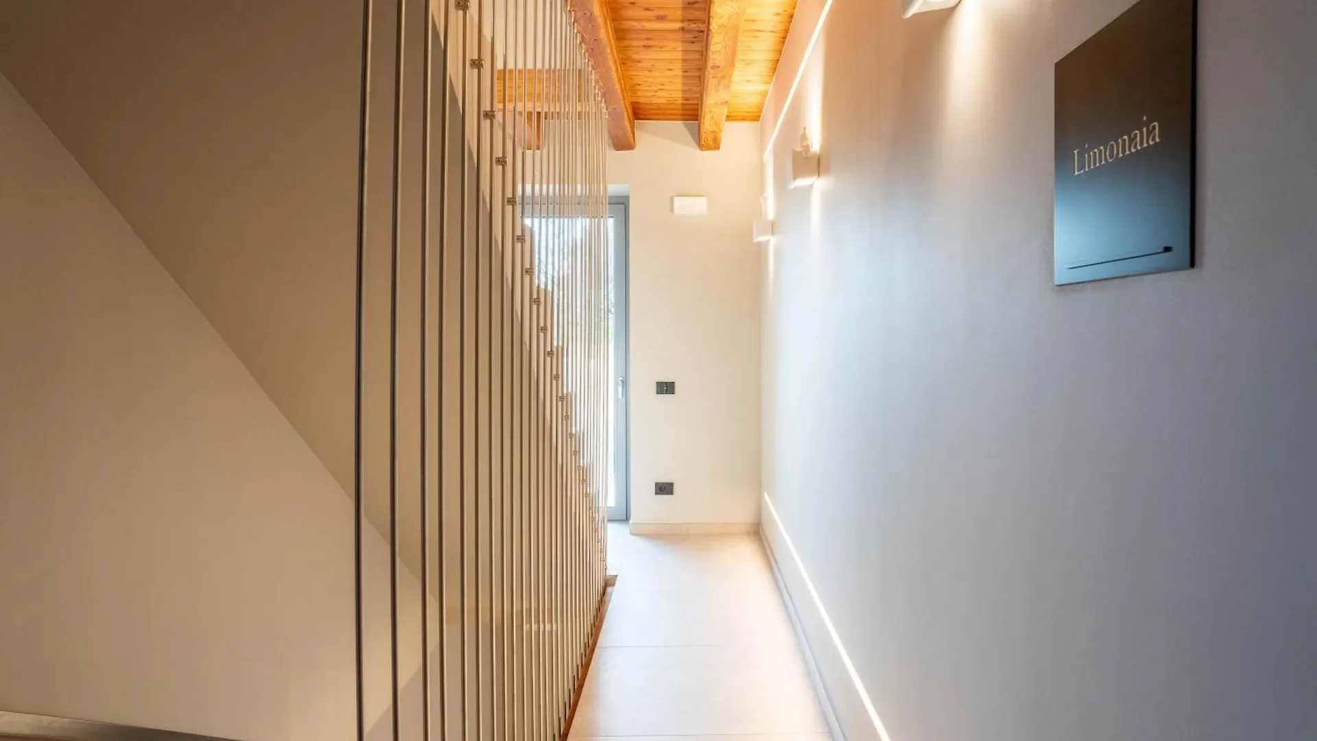 Guest house Borgoluna Luxury Holiday House San Felice del Benaco