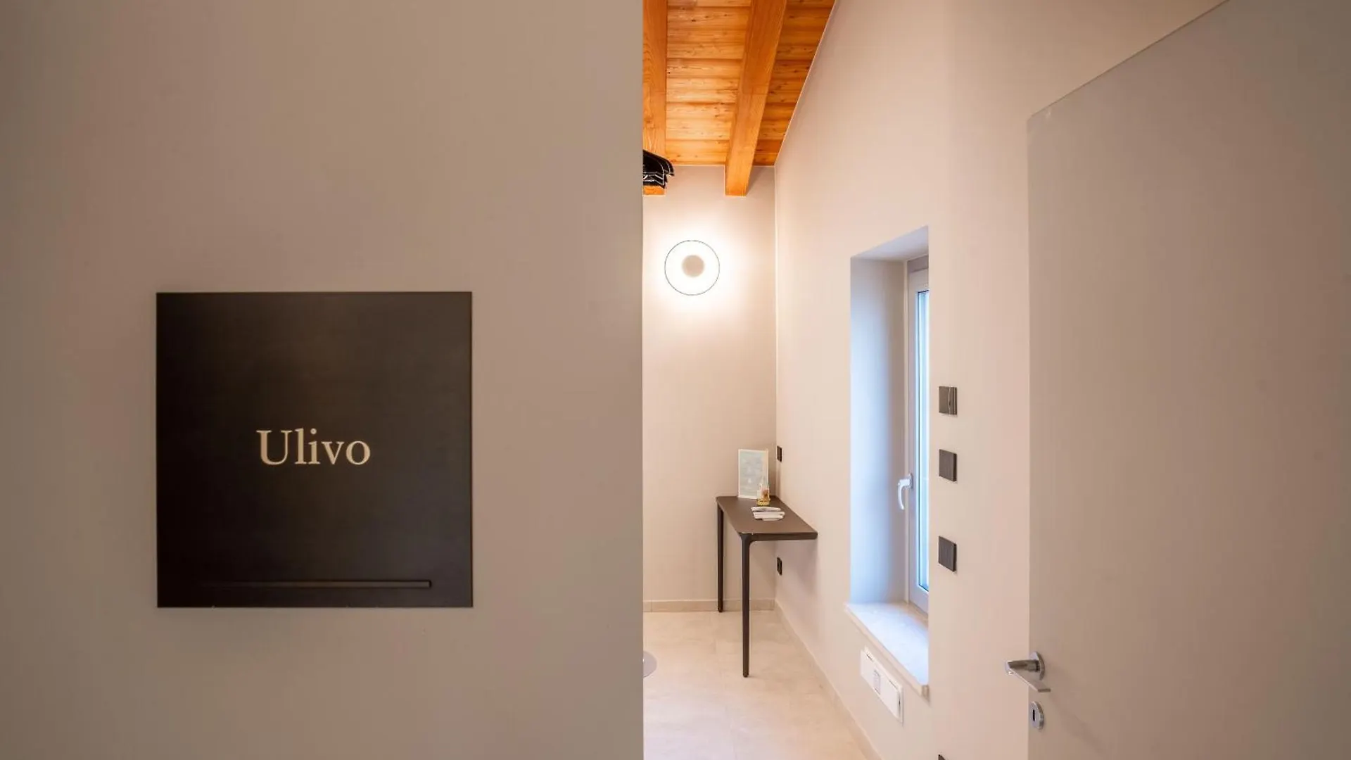 Guest house Borgoluna Luxury Holiday House San Felice del Benaco