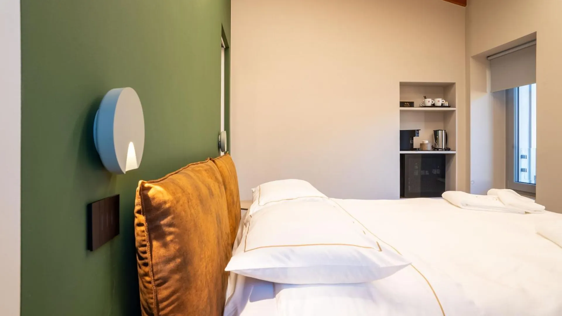 Borgoluna Luxury Holiday House San Felice del Benaco Guest house