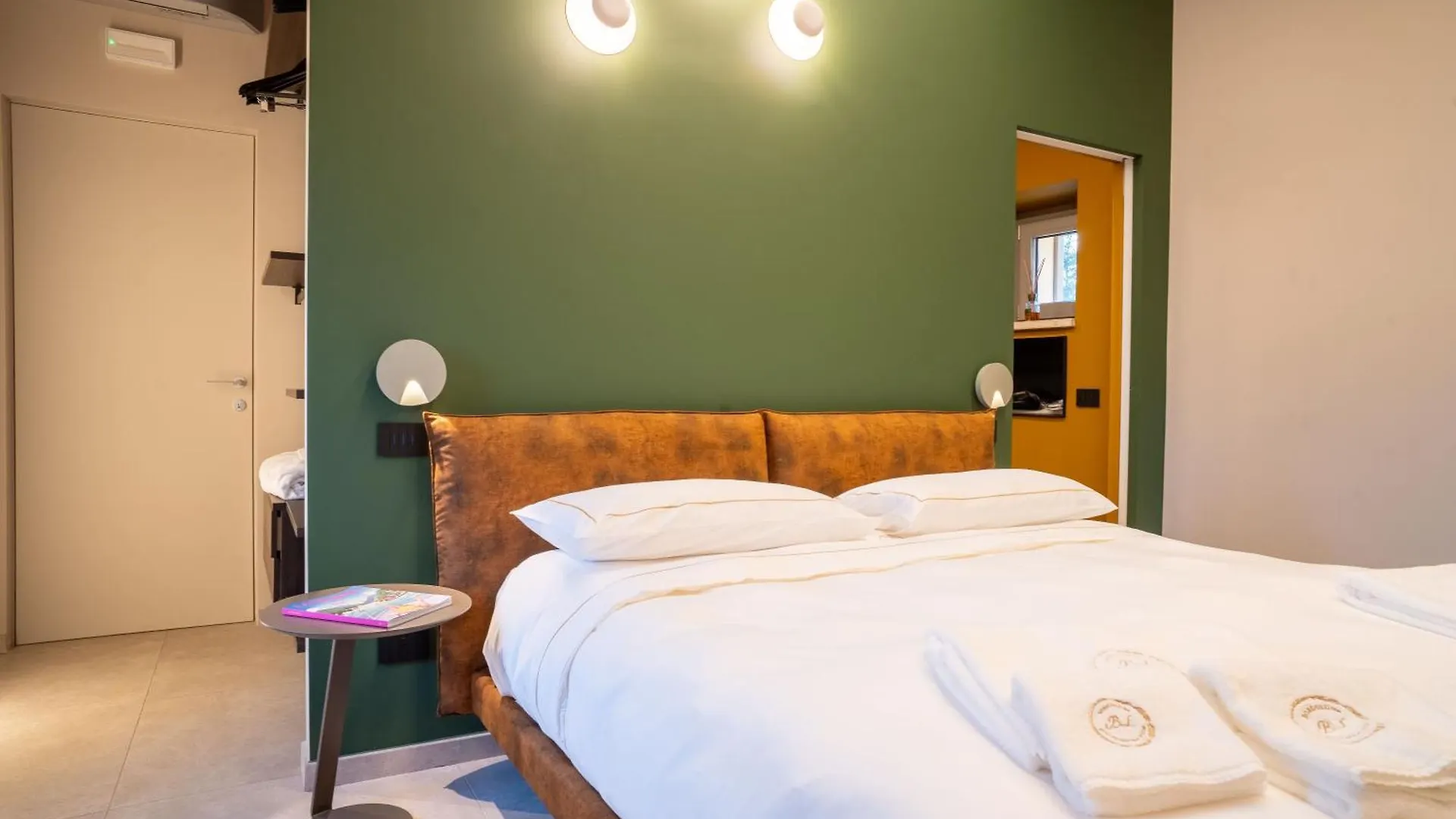 Guest house Borgoluna Luxury Holiday House San Felice del Benaco